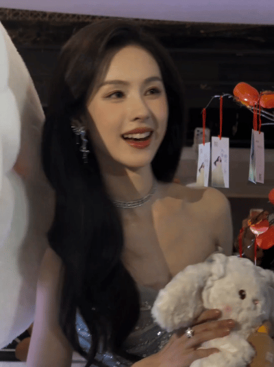 天啦噜这个嘟嘟今天太美喽，生图精修完全没差，好灵动