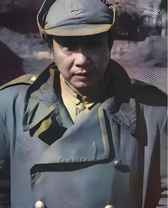 1949年，北平城外，我解放军围得水泄不通，傅作义打算和平交出古城。手下大将