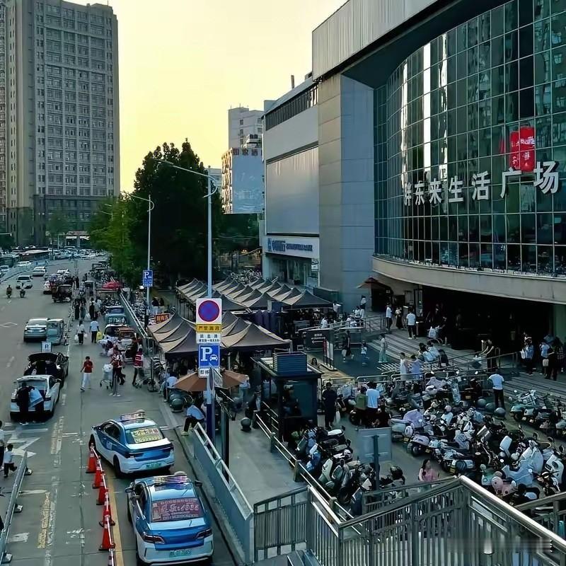 很多人不能理解：既然房东已经妥协了，胖东来为什么还是坚持要关店、搬离呢？第一