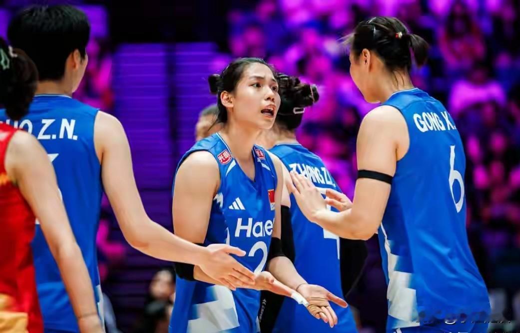 中国女排1:3不敌多米尼加，教练团队3个战术值得商榷：1、龚翔宇不是不能用，只
