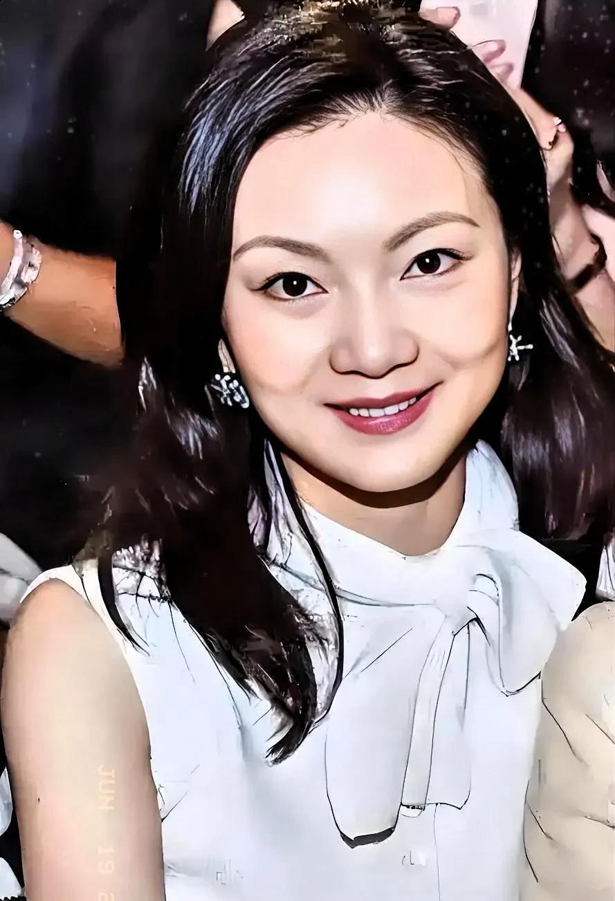 瞬间理解张艺谋了，为什么对他老婆如此痴迷了！张艺谋为啥这么迷陈婷？根本原因