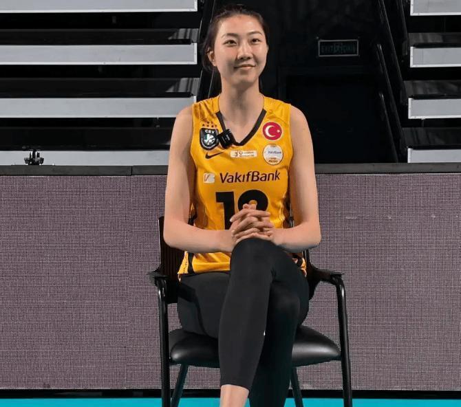 赵勇带队，历史上无缘8强，那么，他该下课吗？依个人之见，赵勇所提拔的年轻人，有