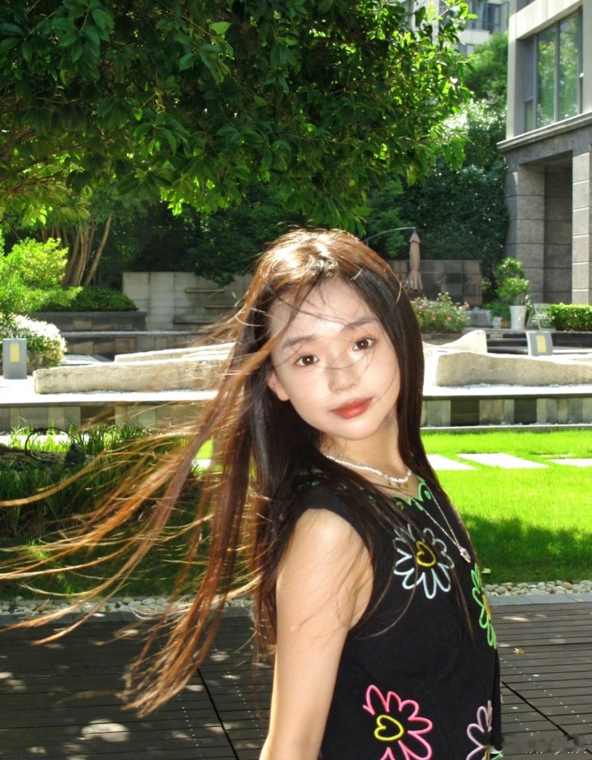 别找孩子看这个好吗？小酒窝只需要开心快乐的成长，哎，张维伊给我留下的负面影响太大