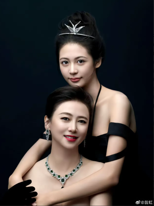 翁虹，168cm，她已经够漂亮，没想到她女儿比她还漂亮，这应该是最美的星二代了吧