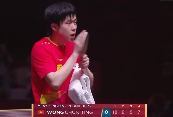 再说一遍，没谁比楚钦的粉丝更爱鹰眼！无论男裁判女裁判，只要敢判就要做好心理
