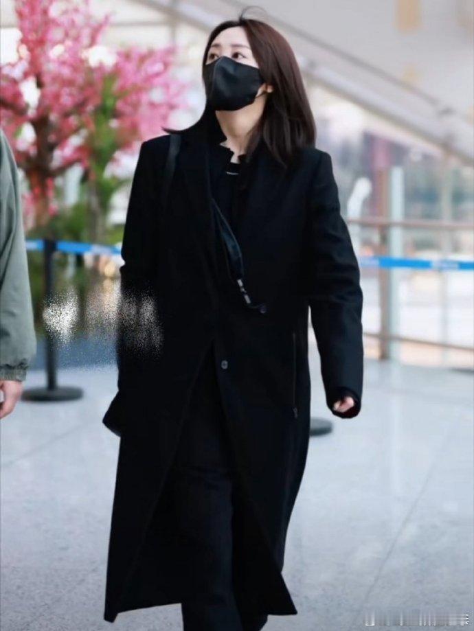 马頔你赚大了！和李纯婚后首同框，她美出新高度，你还这么会照顾人