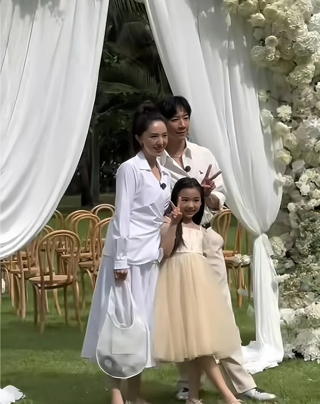 发现没？董璇有个很严重的问题！董璇选择二婚了，竟在她身上看到一个女人的通病，