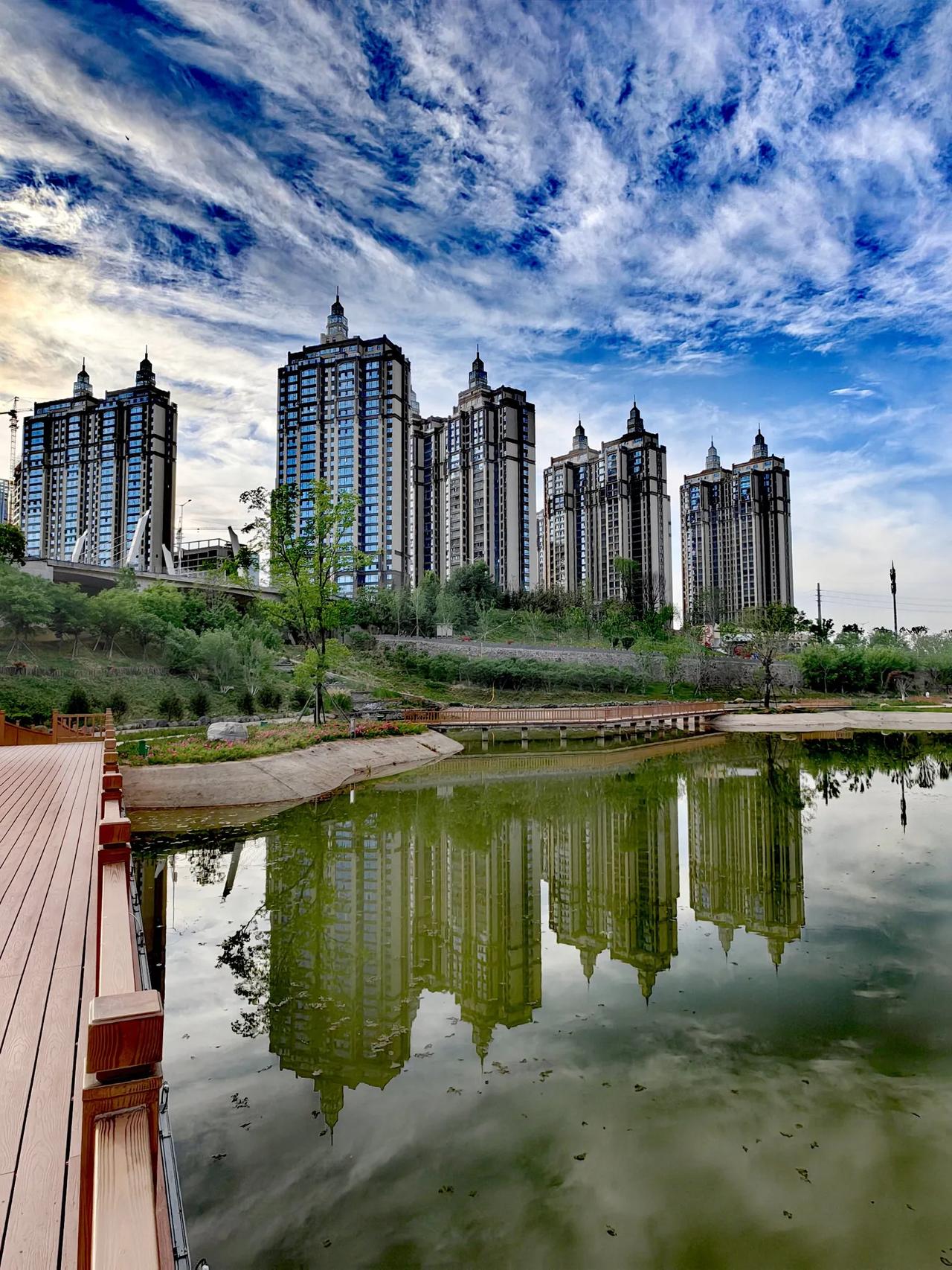 黄河新城，歐洲风情。三门峡市的青龙谷公园，过去是崖底乡韩庄村的一条破旧土山沟，改