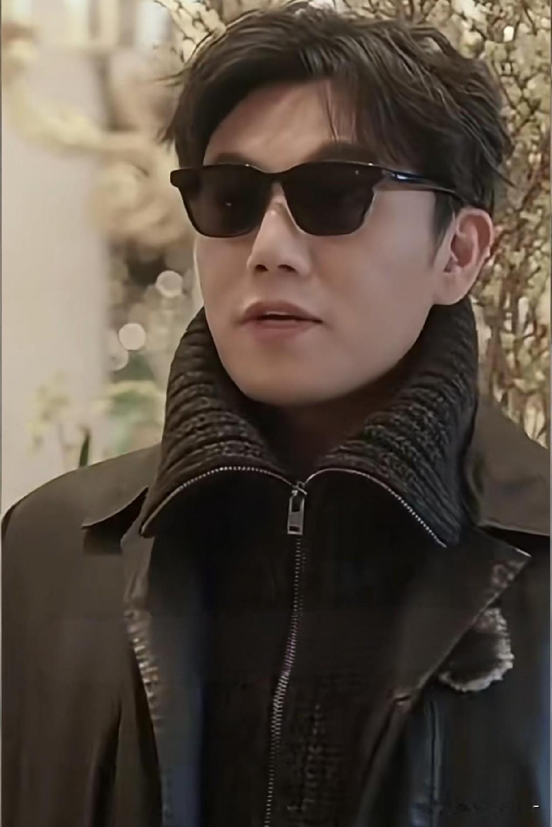 姜还是老的辣，不信你看《妻旅2026》秦昊，明明他才是新一任导游可扭头他