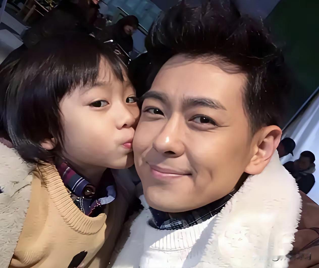 林志颖父子合影我敢打赌这娃的颜值未必能胜过他爹毕竟年轻时候的林志颖颜值逆天