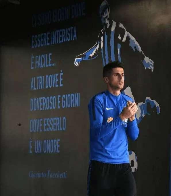 坎塞洛以前没这些毛病呀！坎塞洛确实很强，强大的人自然都有些心高气傲，也算正常。他