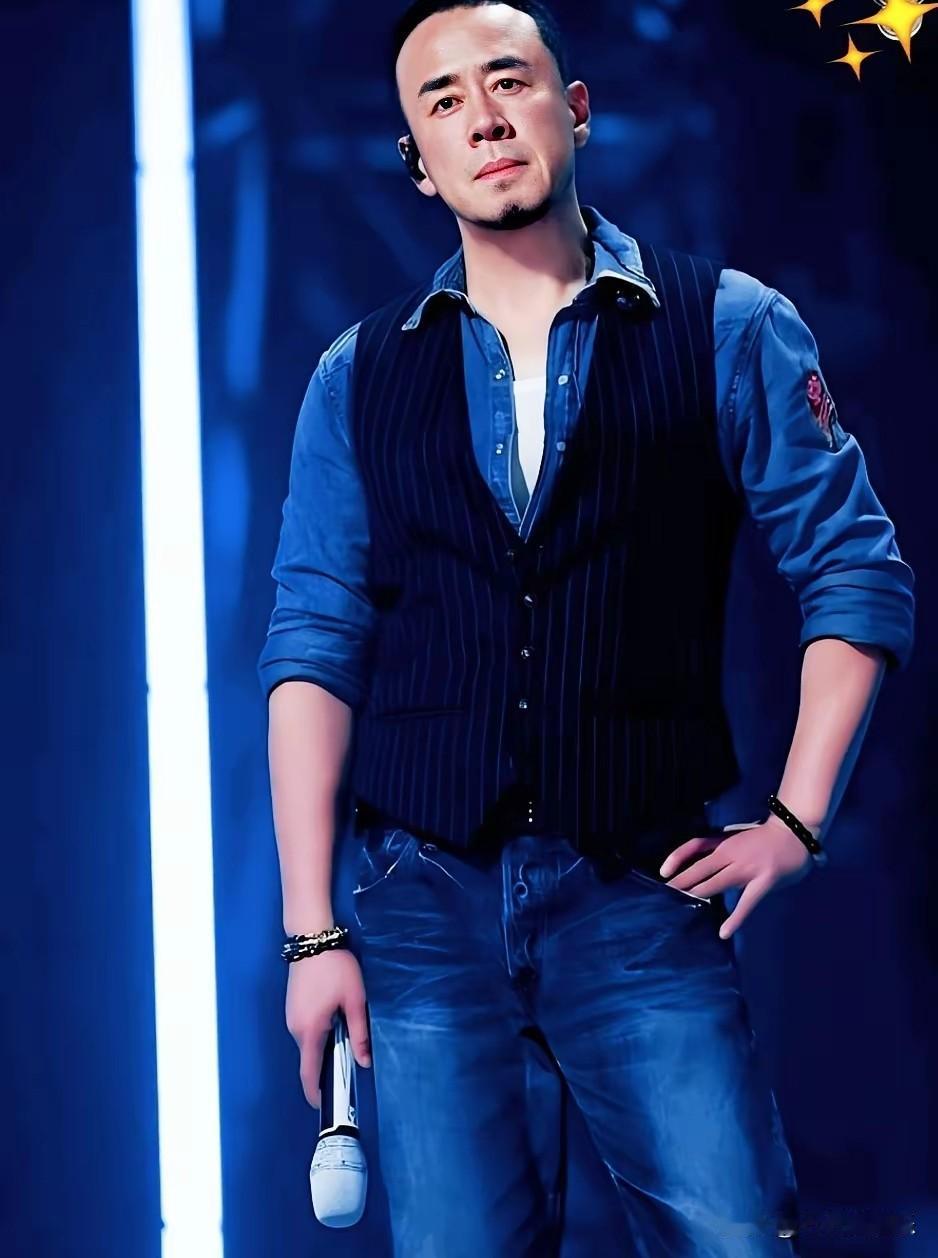 杨坤怎么也想不到杨坤的歌已经很难变现。他的人气直接跌到谷底！