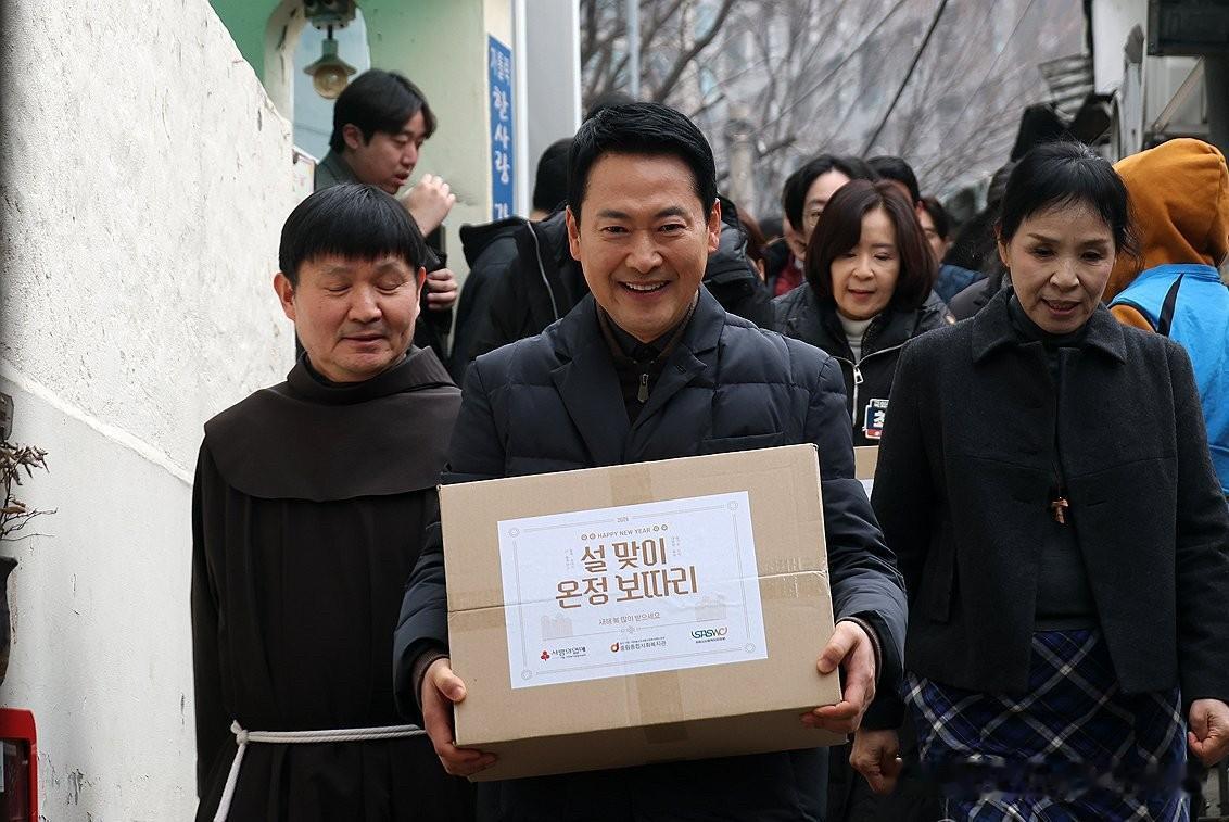 2月15日，韩国国民力量党首席发言人崔宝润批评共同民主党及当局表面高喊司法改革，