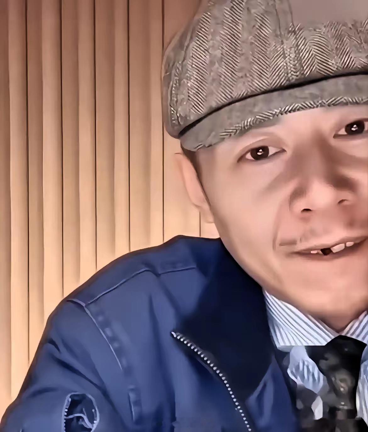 大冰老师太搞笑了，前几天刚宣布自己恋爱了，今天就开直播了，没想到发生了一件很尴尬