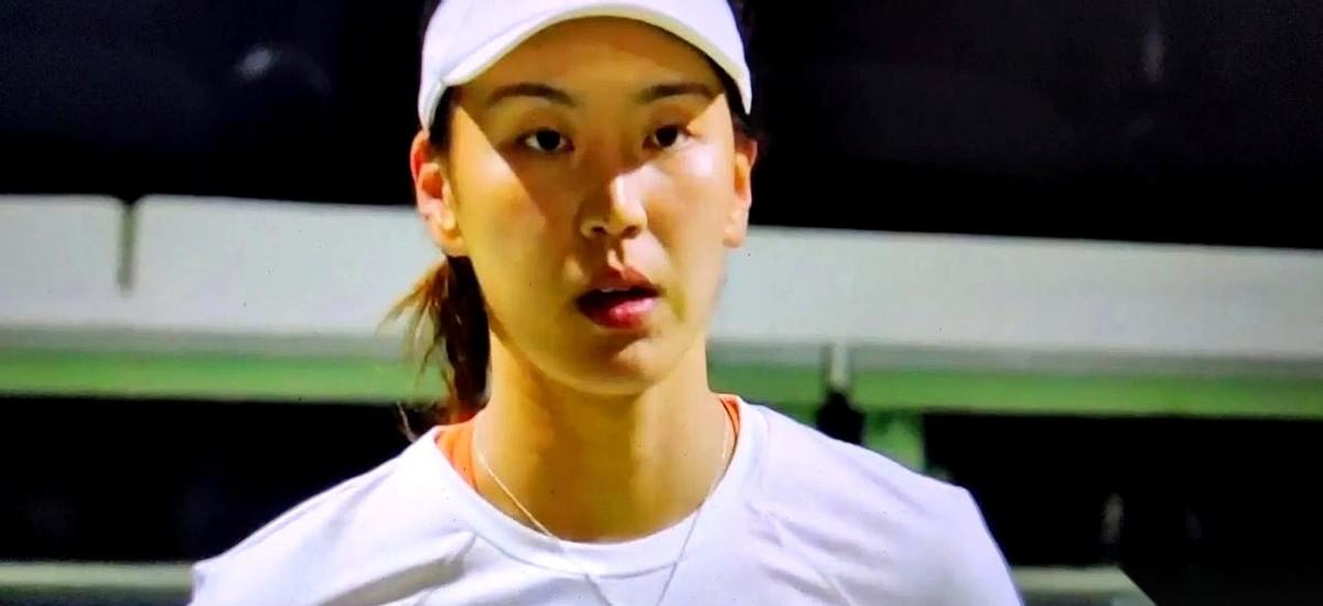 王欣瑜在奥斯汀站，碰上了马萨洛娃。第一盘3:6丢了，还不是最扎心的。扎心的是