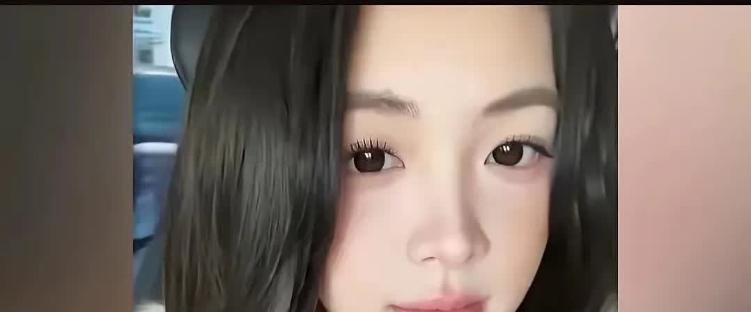 据说，这个女生是王思聪的新女友，具体名字还不公布。据说，王思聪刚与懒懒友好分