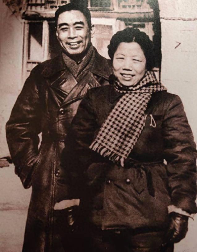 周总理赌气住在钓鱼台，邓颖超求他回家，周总理：那我可有个条件。1959年，周总理