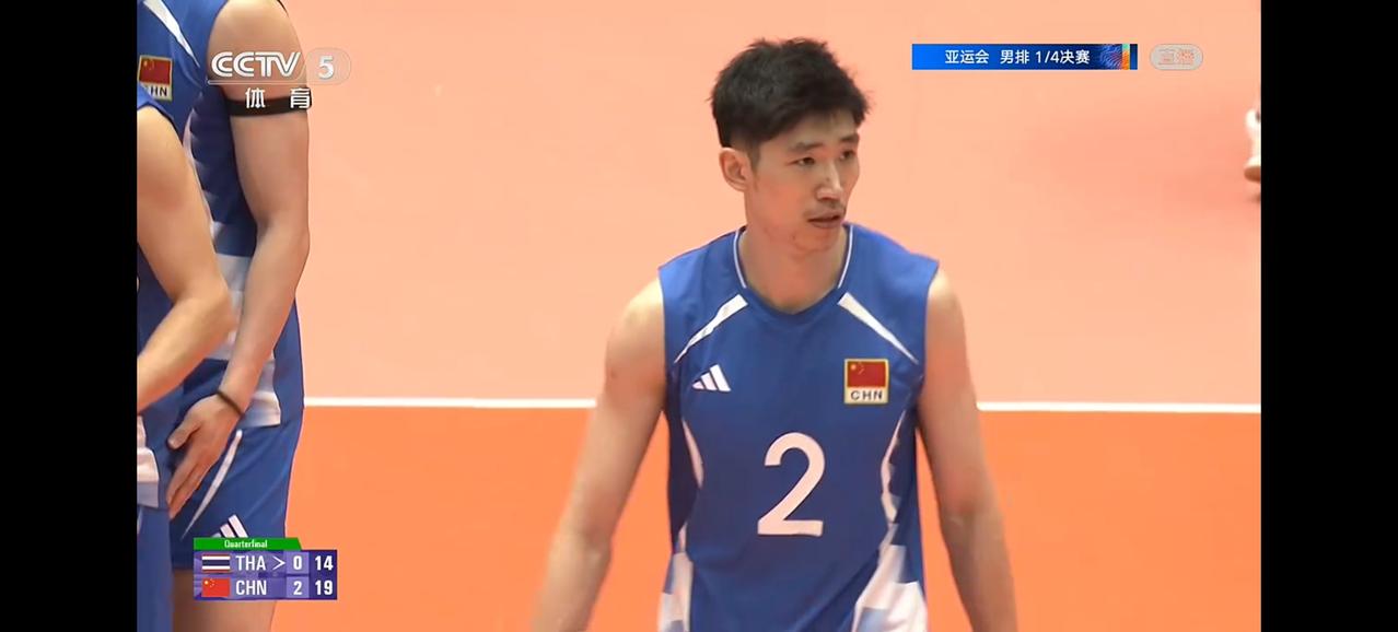 中国男排3:0击败泰国男排，闯进亚运会四强。本场比赛，中国男排赢得并不轻松，前两