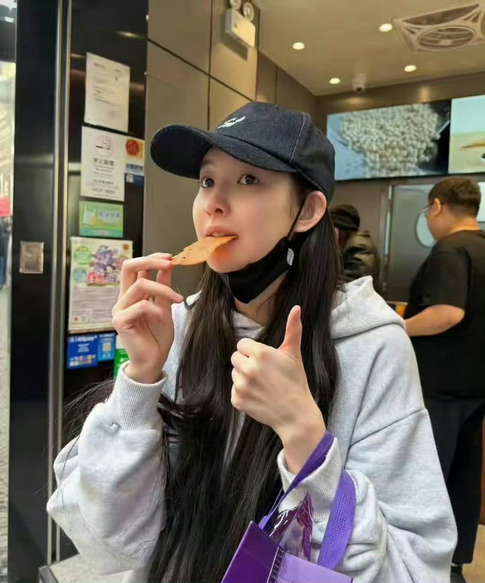 素颜的王玉雯王玉雯素颜也太绝了！白到发光还又高又瘦