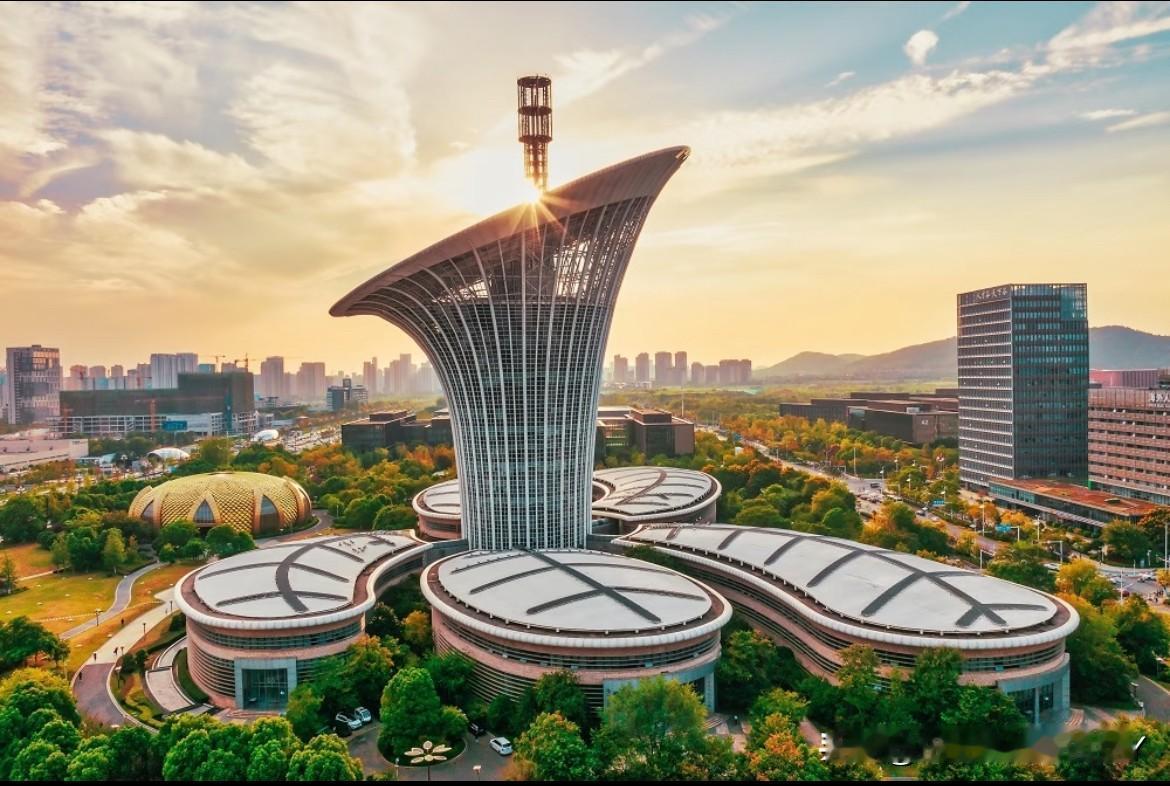 ‼️‼️DeepSeek评选出全国综合实力最强的10座城市！你绝对想不到！1️