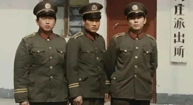 上世纪九十年代以前，有许多民警是“半路出家”的。原来，为了解决公安机关警力不足问
