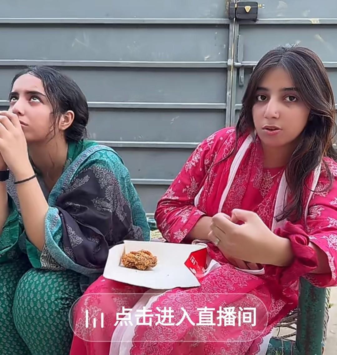 昨天，在巴基斯坦的东方宋，家里又是美女如云，两个小姨子、大姨子、还有他老婆铁锤，