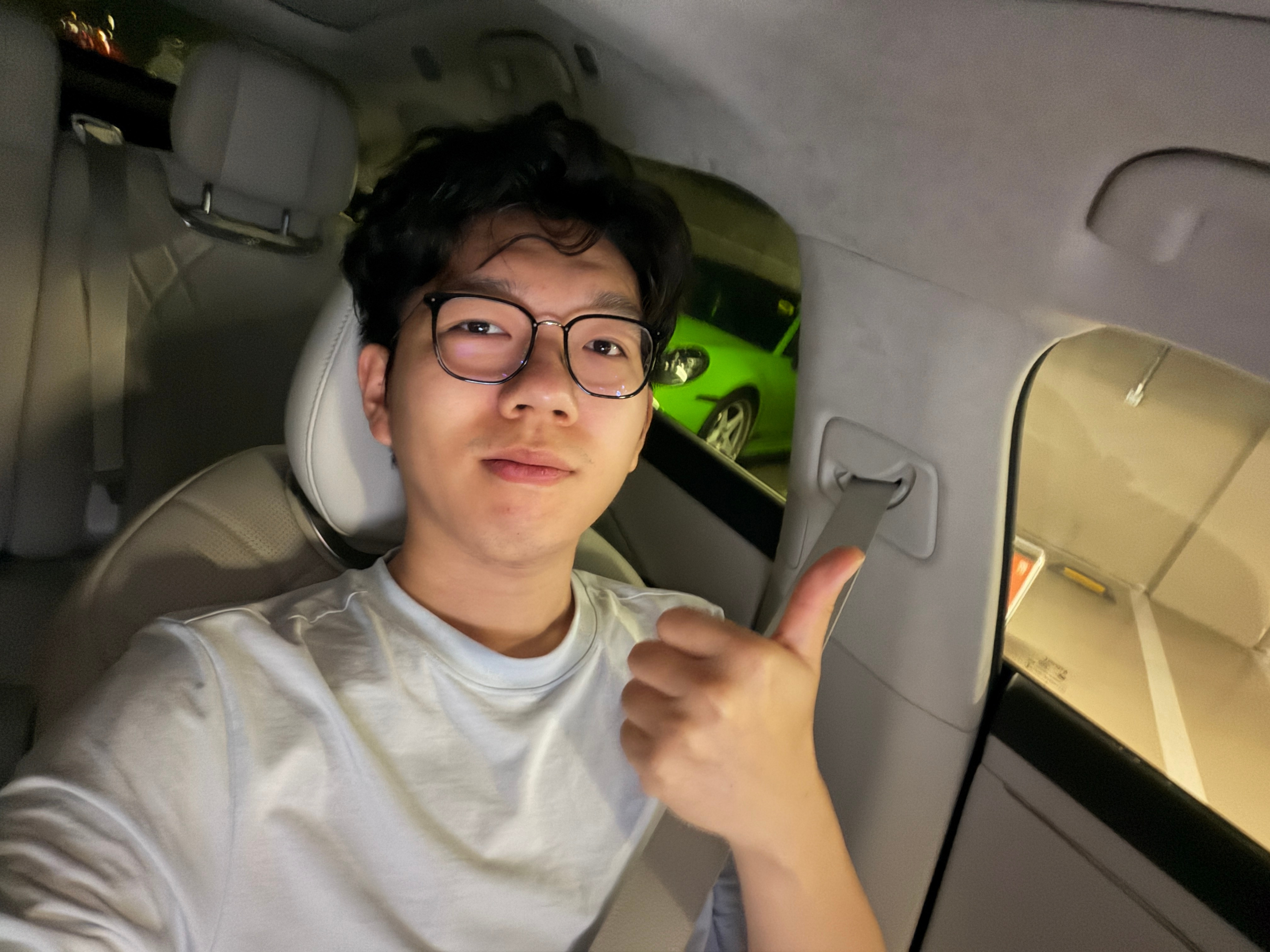 铂智7的副驾零重力真不错，小憩一下很回血。