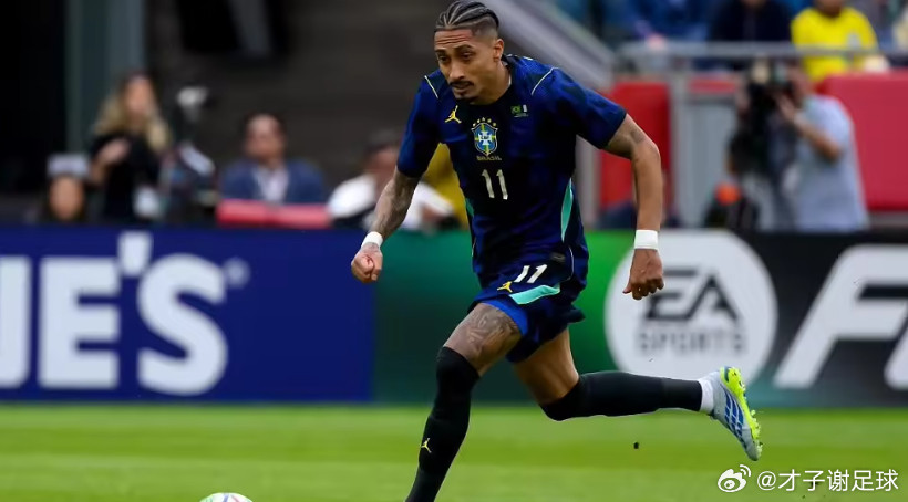 据《每日体育报》报道，巴萨正密切关注拉菲尼亚的伤情。在巴西对法国的比赛中，巴萨主