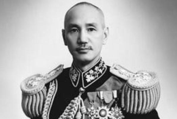 1945年，重庆谈判落幕，蒋介石放走了毛泽东，身边众人一脸诧异，可蒋介石却十分狂