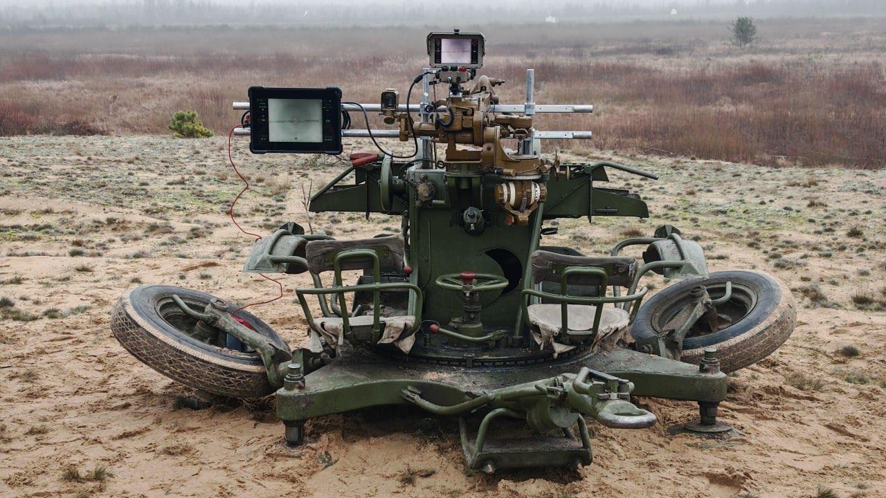 画面显示，一种源自白俄罗斯的苏联ZU-23-2高射炮的升级版投入使用，该升级版配