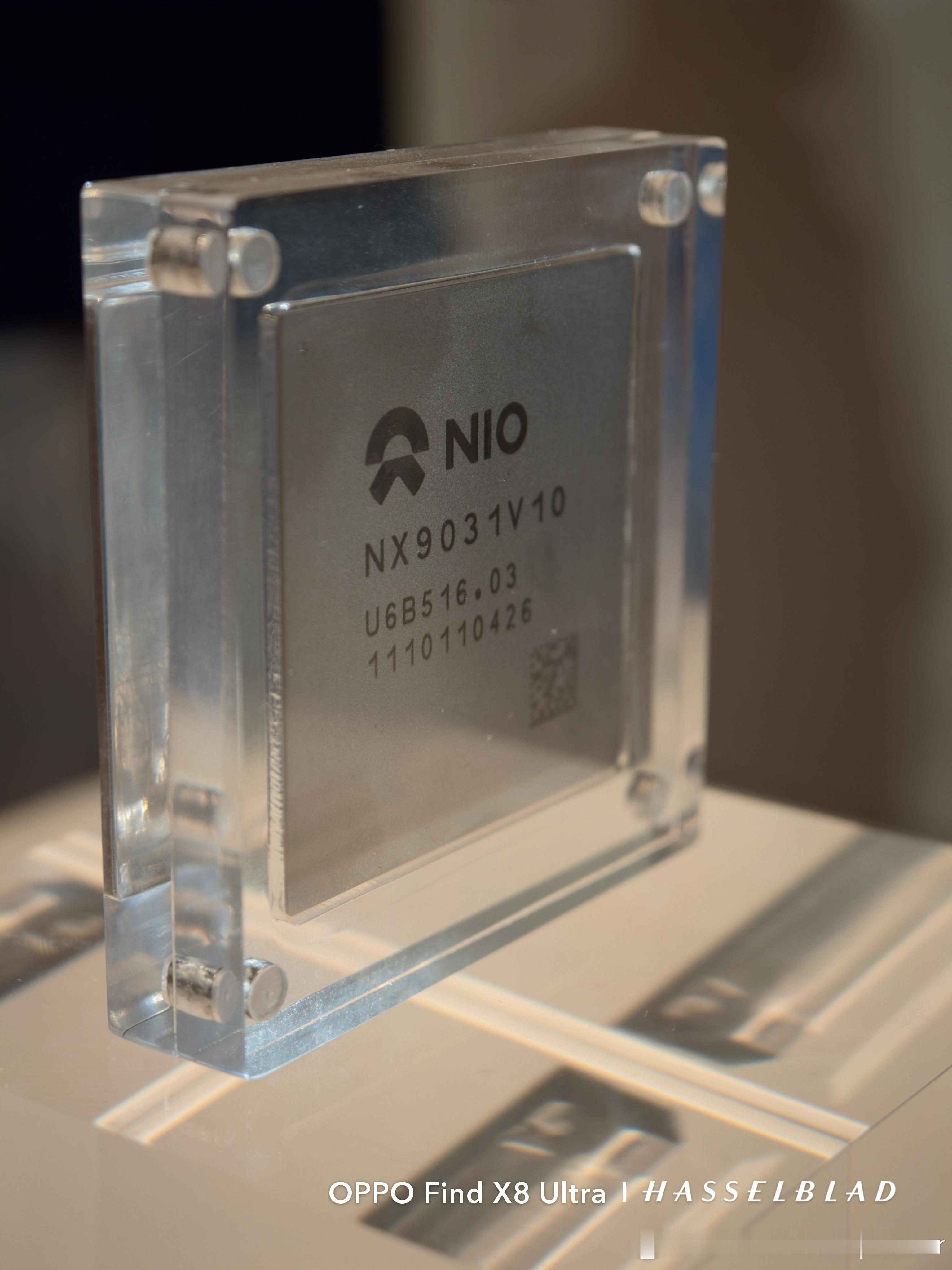 跟大家分享一下，乐道L90这款旗舰SUV的核心科技亮点图一，是蔚来集团自研的34