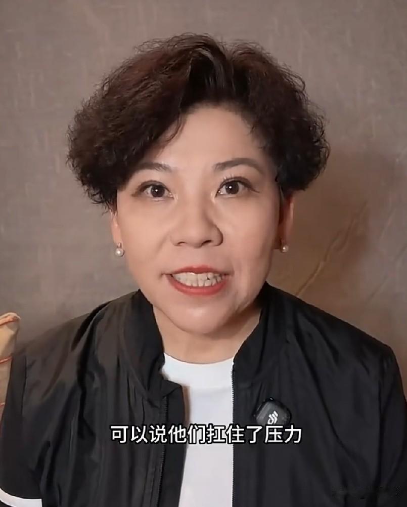 邓亚萍谈林诗栋和黄友政夺冠：“真的为林诗栋和黄友政高兴，顶住了压力，最终拿下