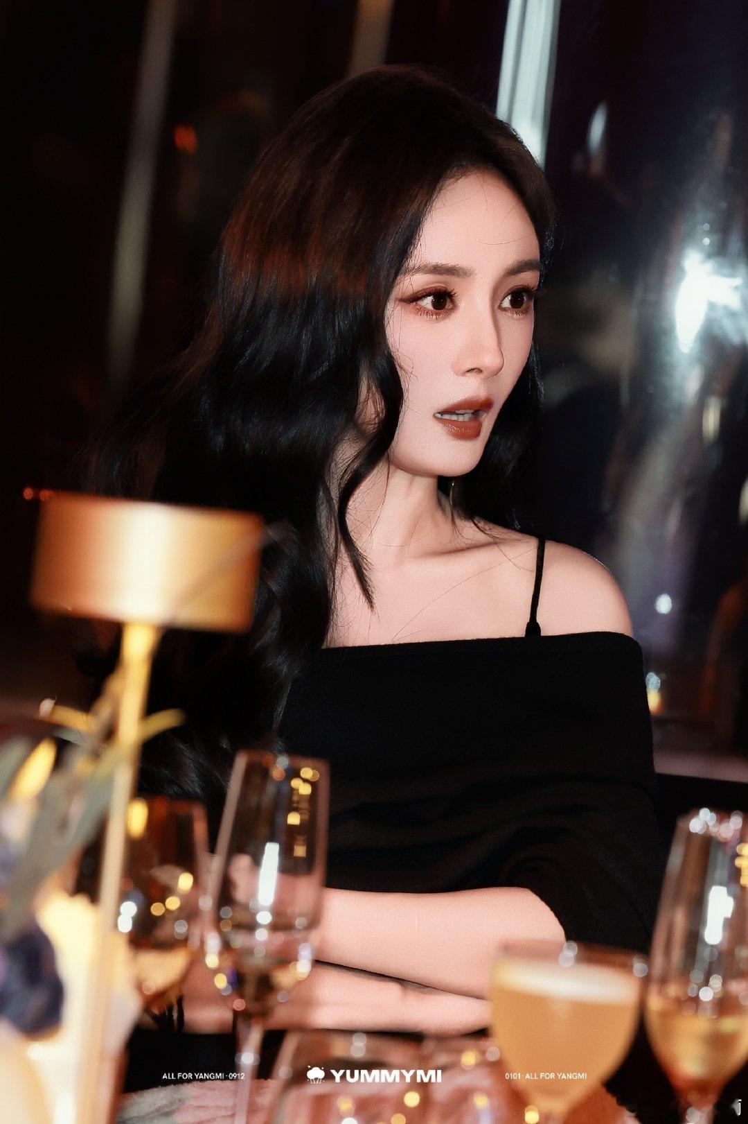 #杨幂##杨幂0912生日快乐#“世间纷扰唯你纯净如初雪喜欢你不减分毫”​