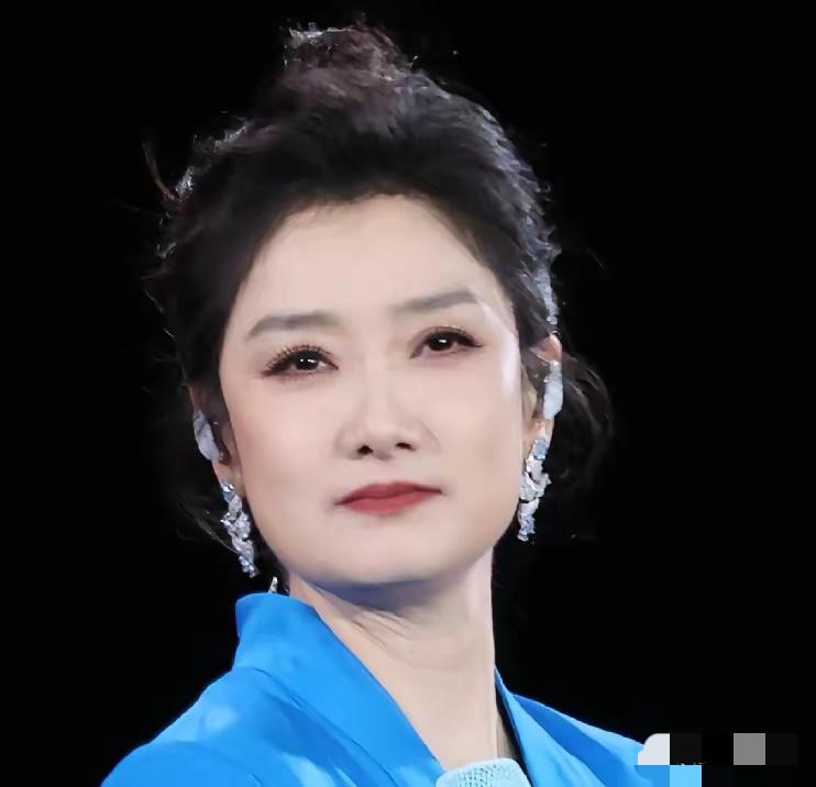 凤凰传奇突然炸上热搜！这次不是演唱会，而是被三甲医院医生点名，成了天然护肝神器，