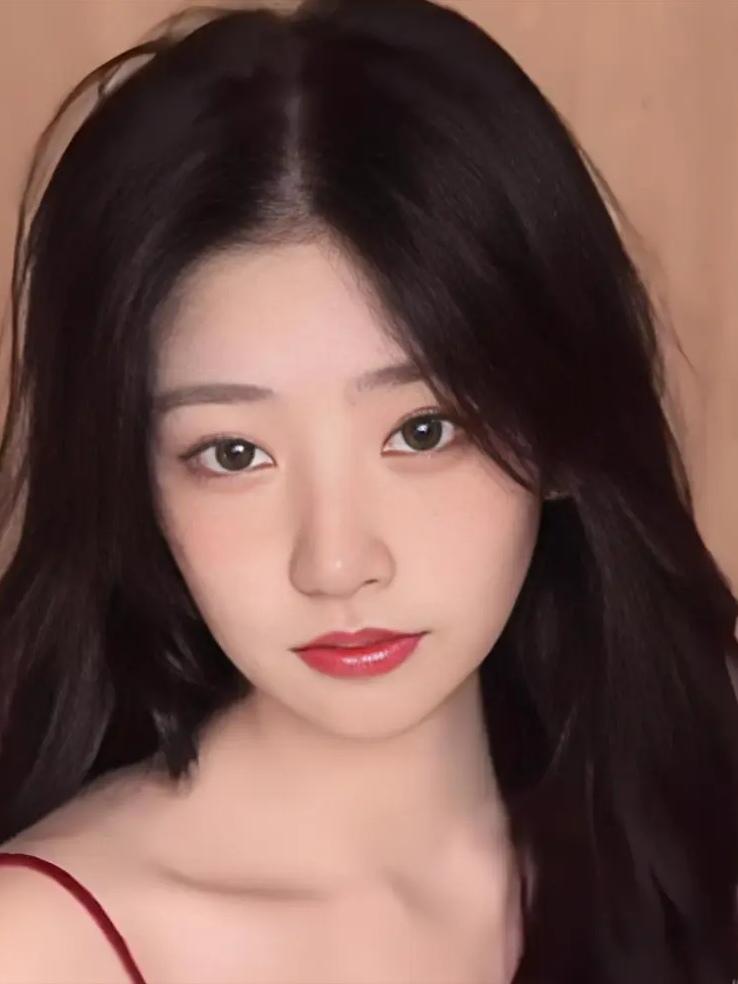 黄一鸣曝料，估计王思聪尴尬了。本来两人分手后，王思聪对黄一鸣的态度就冷淡。