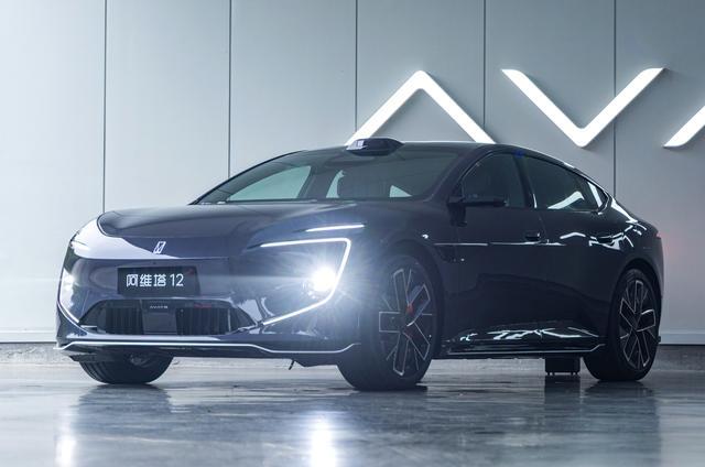 刚刷到懂车帝的实车图，我也来跟大伙唠唠自己的看法。首先说外观，这个半隐藏式门把