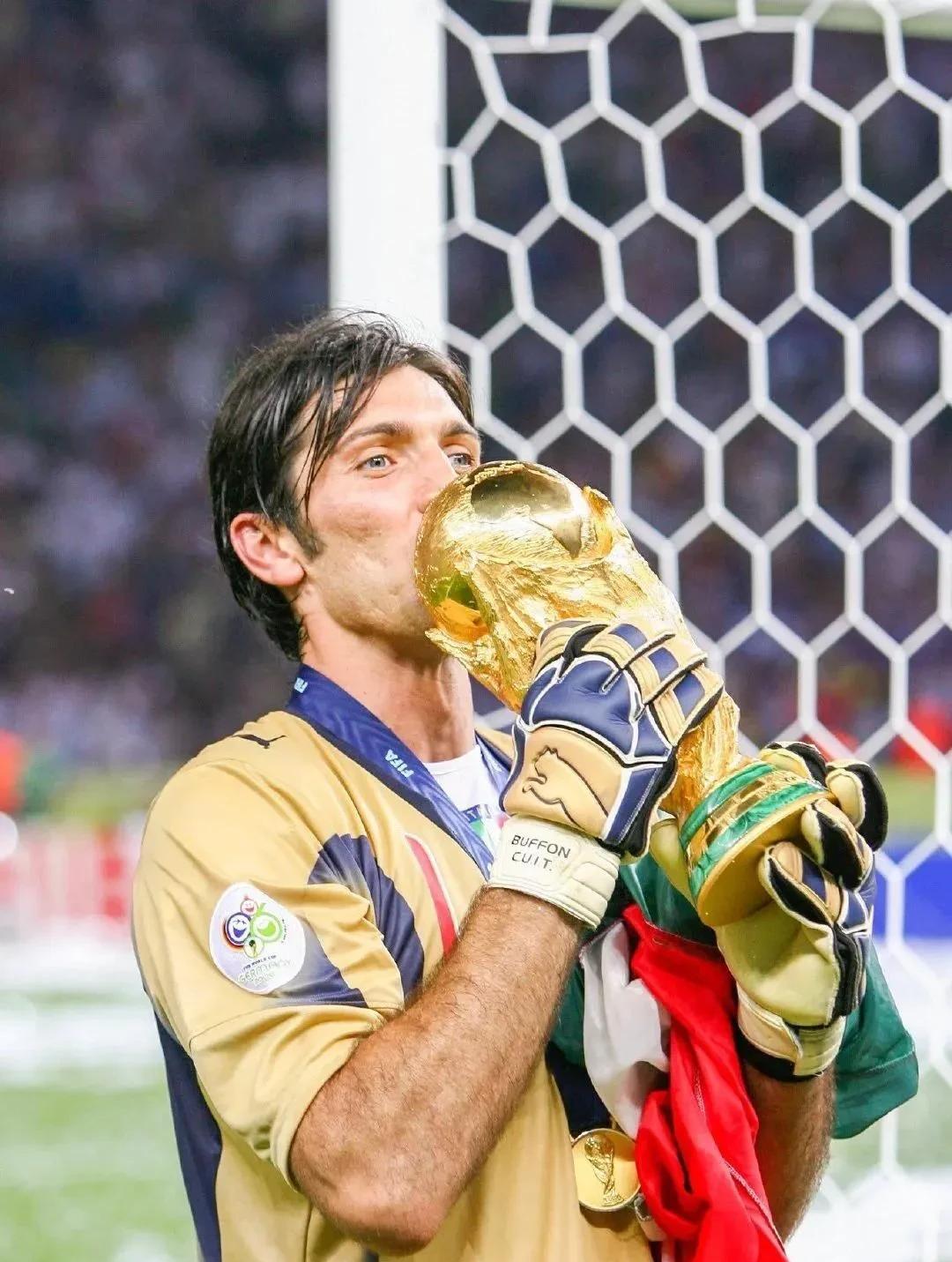 21世纪以来足坛五大门将排名！大家认同吗？卡西利亚斯：荣誉包括1次世界杯冠军