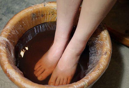 冬天必看! 泡脚就一定是养生? 这3类人最好远离泡脚!