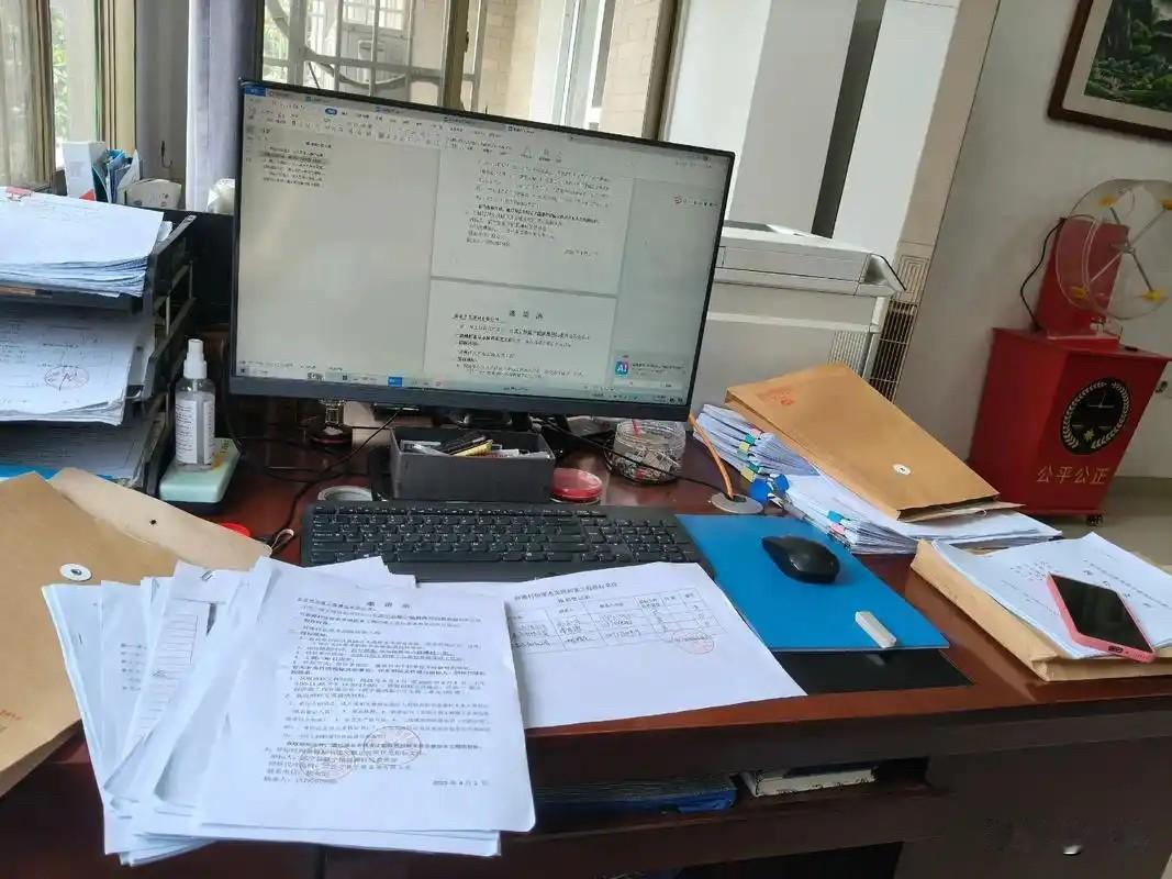 小公司混久了才懂，流程都是形式，审核全是走过场。待久了慢慢看透了职场最真实的