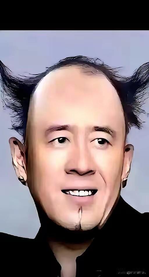 昨晚的杨坤沈阳站现场没能唱完就尴尬收场,舞台上他唱到一半突然抬头发现看台大片空白