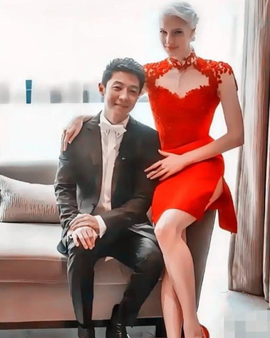 八年前，亿万豪门千金李白执意要嫁给撒贝宁，而与父亲决裂，八年后，李白终于明白，自