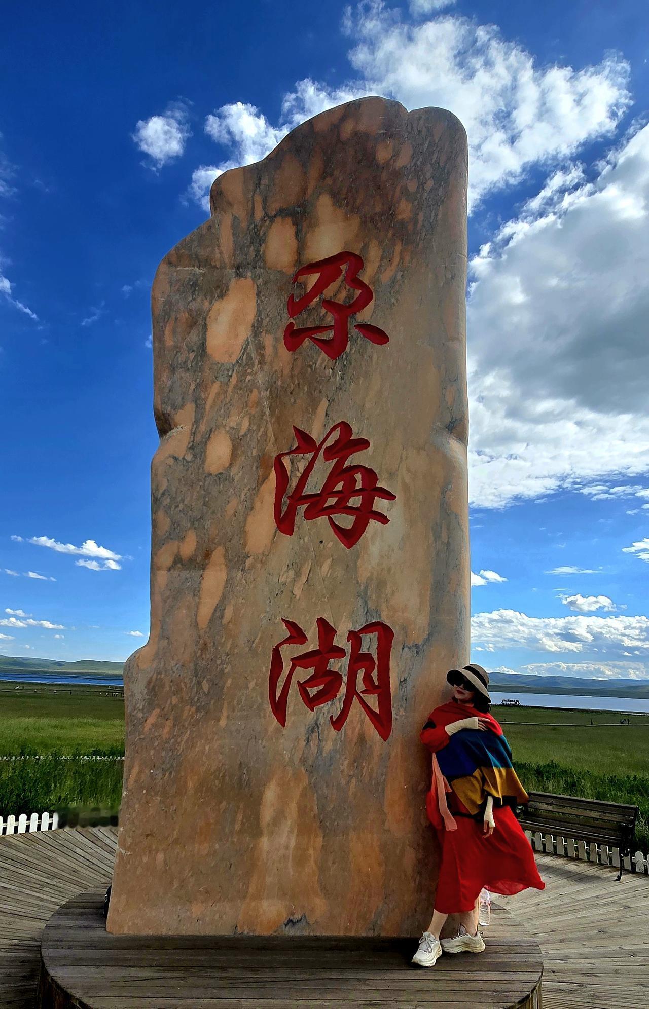 甘南深处的尕海湖，海拔3400米，面积2700公顷，是藏在高原的一方澄澈秘境。
