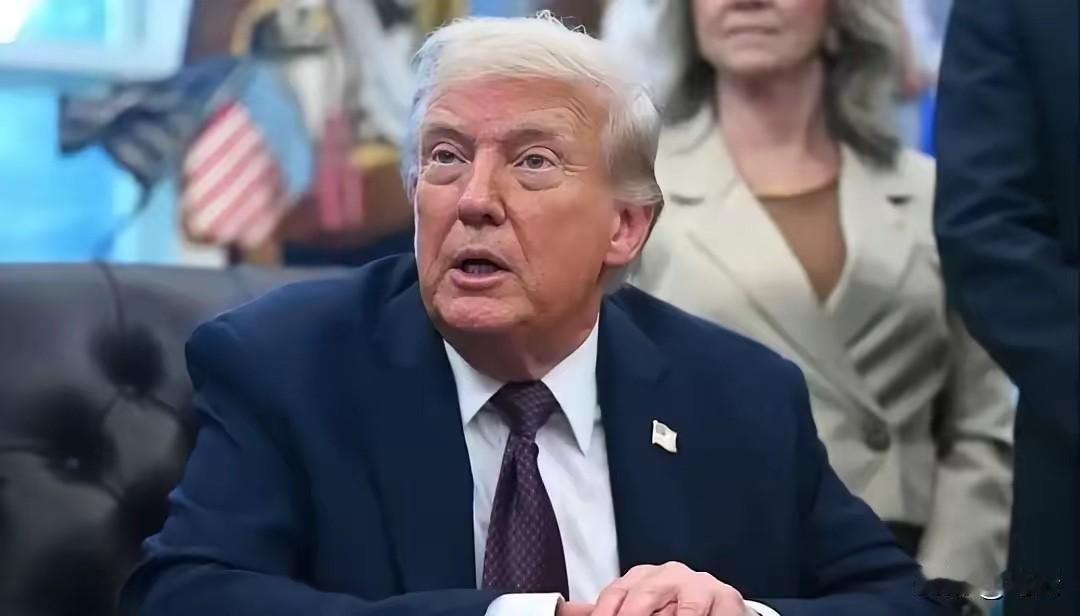 中国放出可能扣留售台武器的信号后，美国这边回应来了，还是“双簧”。就在1月5