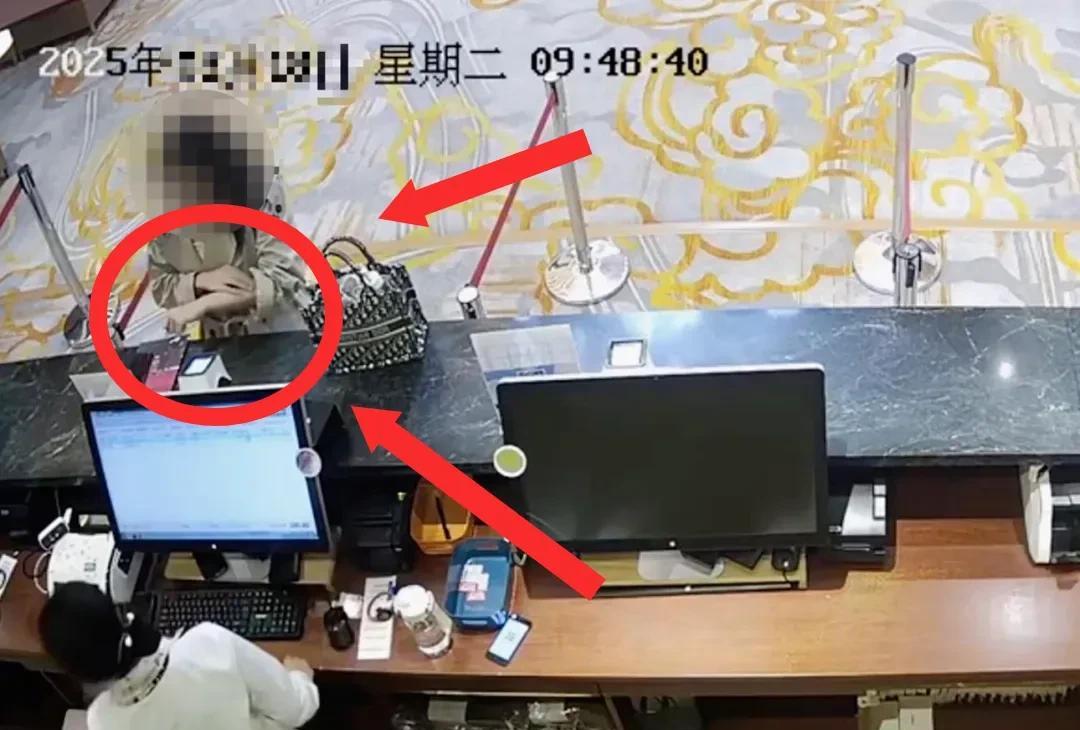 睡完午觉起来，一时间又想气又想笑。5月14日，上海一女子旅游一个月住10多家酒