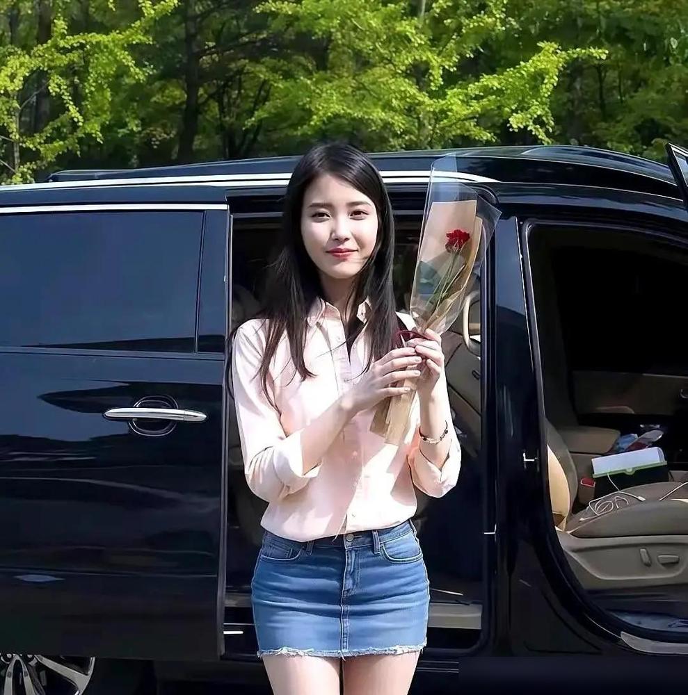 那个被全韩国财阀捧上天的“白月光”IU，居然曾被票选为“南韩最讨人厌女星”？