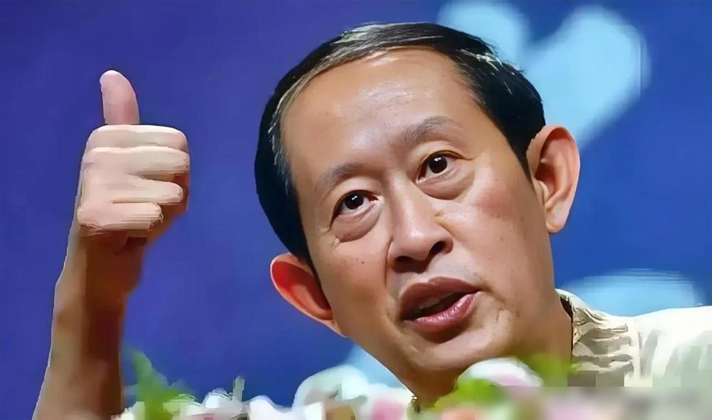 王立群教授说：“用权力泡女人，女人在你面前服服帖帖，用金钱泡女人，女人仍是满脸不