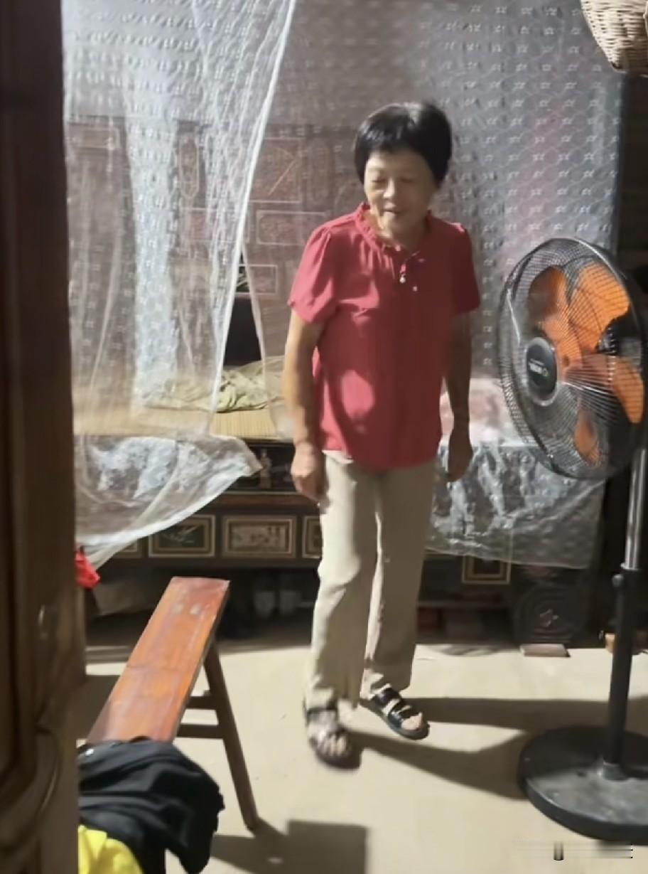 瑾汐故弄玄虚，但网友们早就洞察一切。这段时间瑾汐一直在莆田老家，她记录了和自己