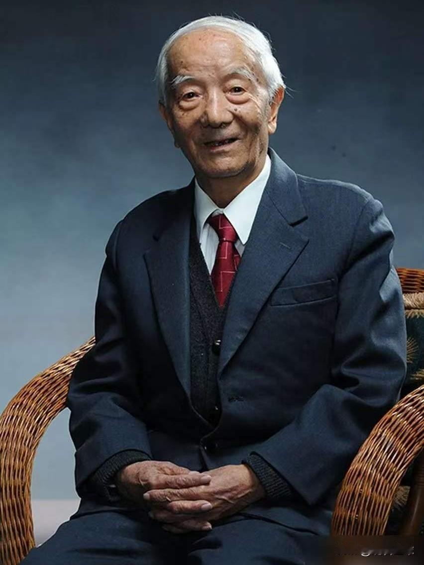 我的天！大人物怎么扎堆去世？昨天是郭兰英和朱公，今天竟然又传来噩耗，“两弹