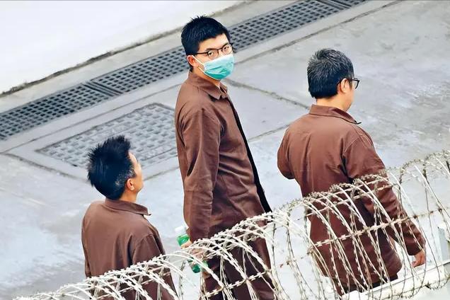 29岁的黄之锋，原定2027年1月获释，只剩大约4个月。可9月2日，他站在香港高