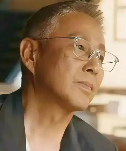 陈道明说得很扎心的一段话：“人根本不用养老，能吃、能走、能动、能自理，怎